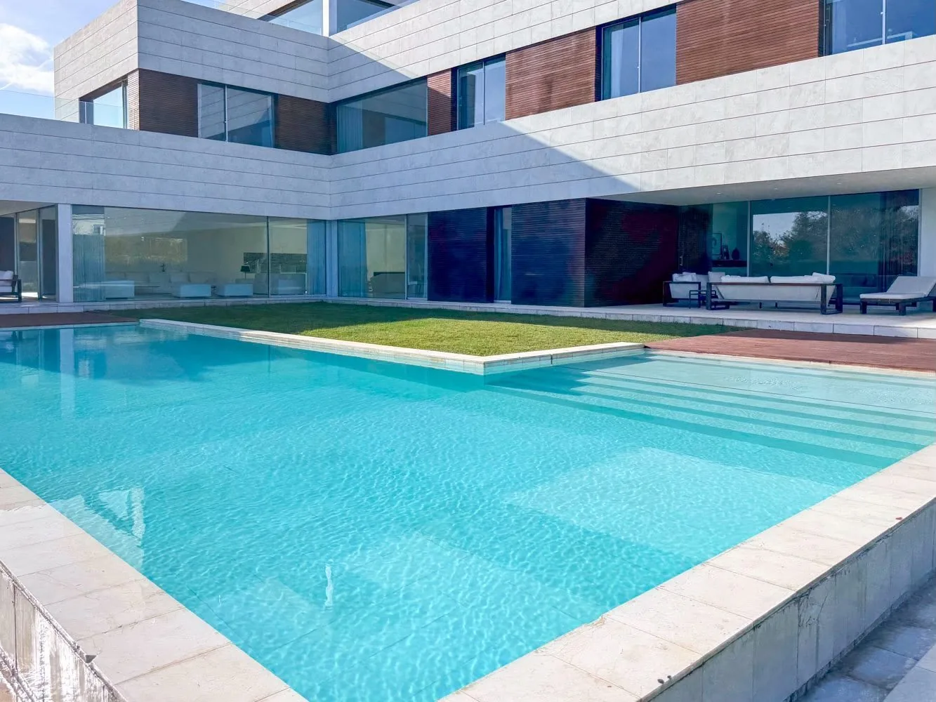 Luxury villa with pool and garden, from Évora’s portfolio